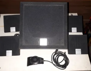 Altavoces negros 5.1