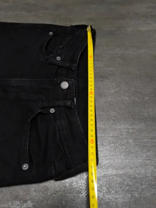 Jeans neri a zampa nuovi. H&M flare