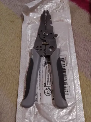 Alicates Electricista Multiusos