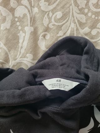 Camisola H&M Preta com Logo