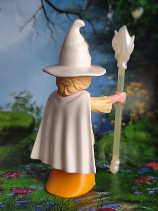 Playmobil Bruja con báculo, capa y farol