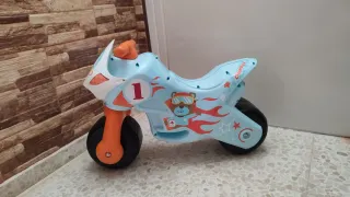 Moto correpasillos infantil