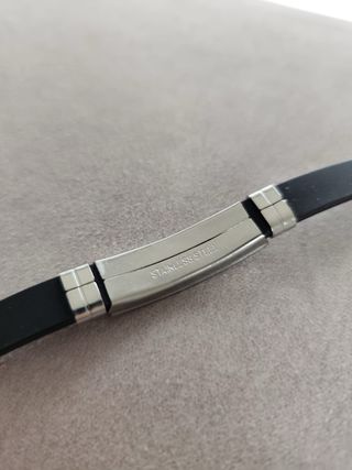 Pulsera masculina de acero y silicona