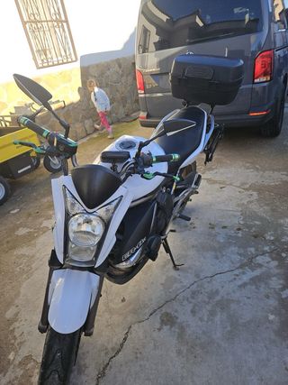 Kawasaki ER6N Blanca