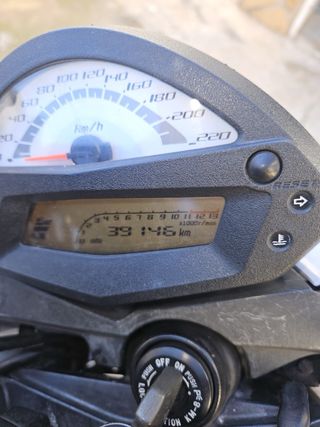 Kawasaki ER6N Blanca