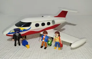 Jet Playmobil con figuras y accesorios