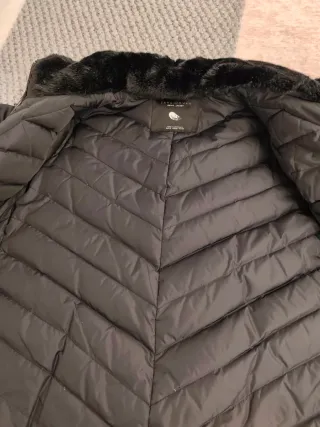 Abrigo negro de plumas mujer