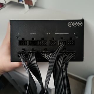 Fuente Alimentación Gigabyte 750W
