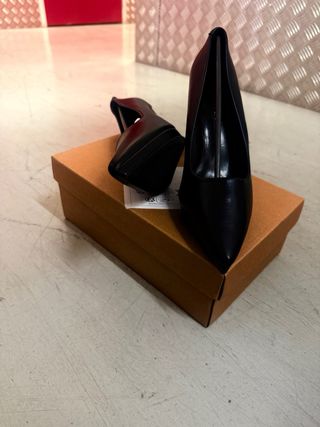 Zapatos de tacón negros