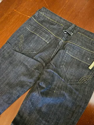 Jeans blu con risvolto