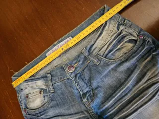 Jeans Blu con dettagli argento