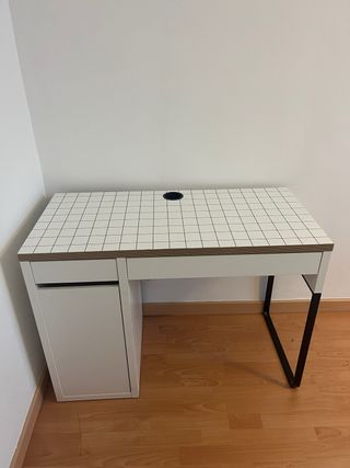 Escritorio Ikea con cajones