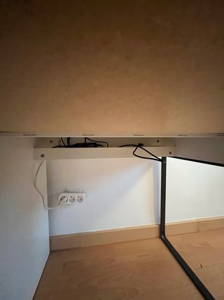 Escritorio Ikea con cajones