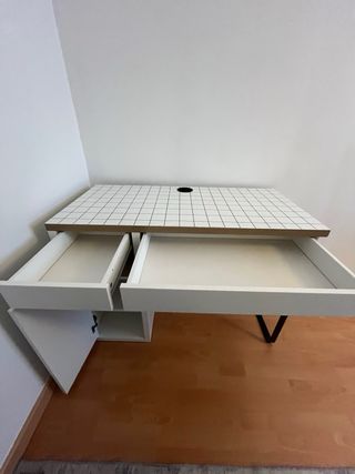 Escritorio Ikea con cajones