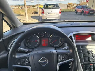 Opel Astra 2011