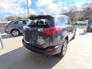 Toyota RAV4 2015