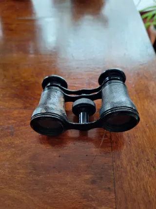Antiguos binoculares de ópera