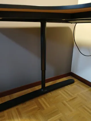 Mesa de escritorio oficina regulable en altura