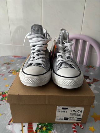Converse All Star Grises y Blancas