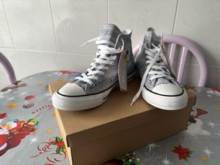 Converse All Star Grises y Blancas