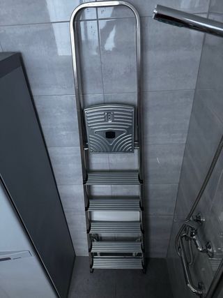 Escalera plegable aluminio 5 peldaños