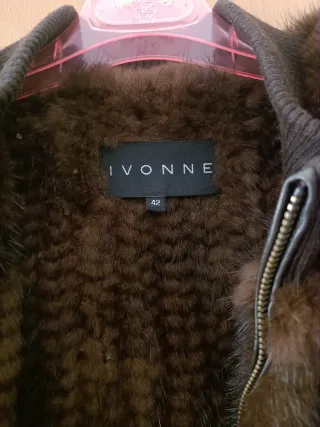 Chaleco de pelo marrón, medida sisas 52cm