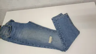 Top Bershka y vaqueros