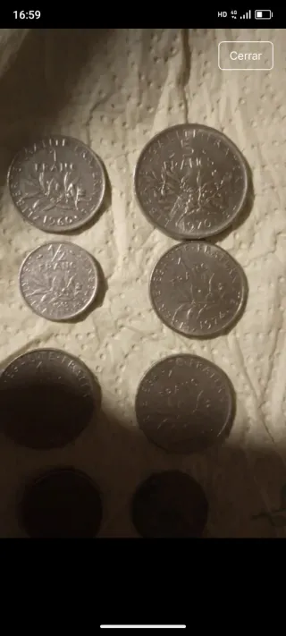 Monedas  antiguas color plata