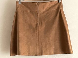 Minifalda Zara antelina camel tachuelas T.S/M