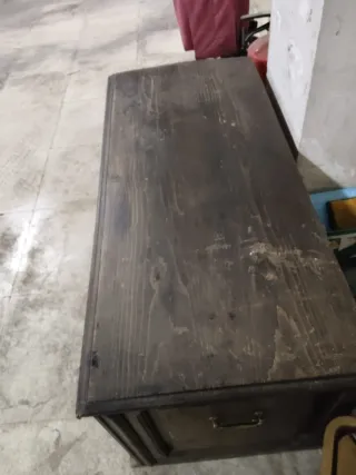 Baúl o arcón de madera antiguo