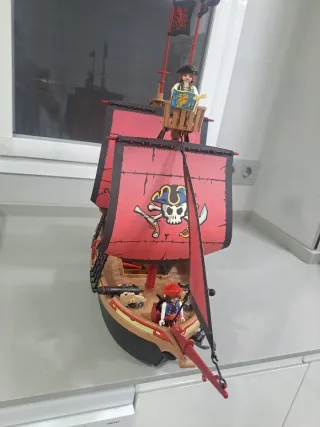 Barco Pirata Playmobil con Figuras