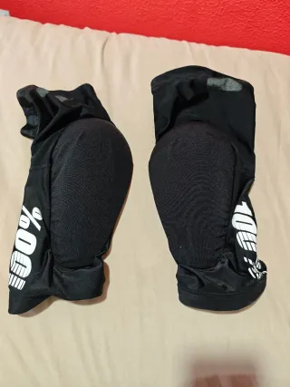 Protecciones offroad 100% para rodillas