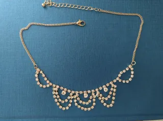 Collar gargantilla con brillos bisutería