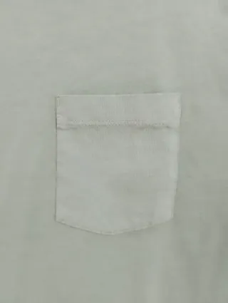 Camiseta verde con bolsillo