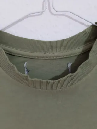 Camiseta verde con bolsillo