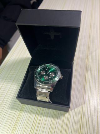 Reloj Skyline Verde y Plateado