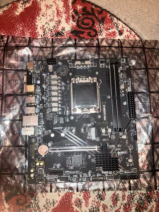 MSI PRO A620M-E AM5 Scheda Madre