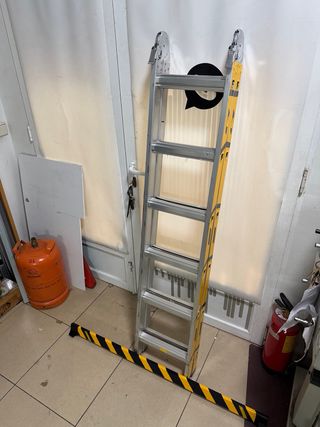 Escalera telescópica multiusos 1 cuerpo