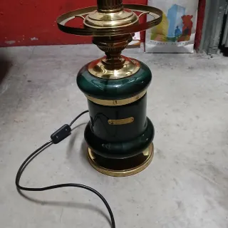 Lámpara quinqué AGUSTI-LAMPS Barcelona,sin tulipa.