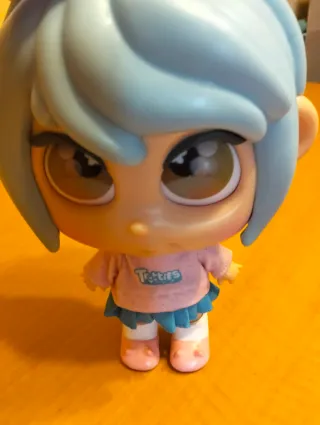 Muñeca Trotties Mia Magic World Adventures