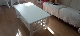 Mesa de centro blanca de madera