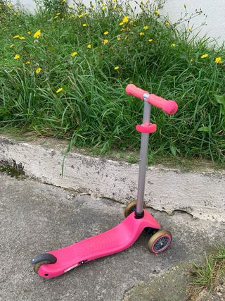 Patinete infantil rosa 3 ruedas, en buen estado