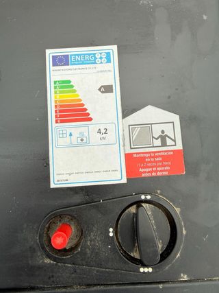 Calefactor de butano negro con ruedas