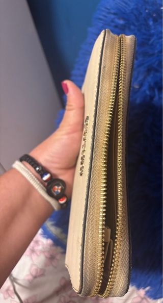 Cartera Guess Grande Beige y Dorada