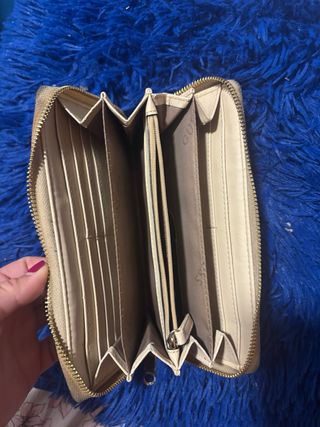 Cartera Guess Grande Beige y Dorada