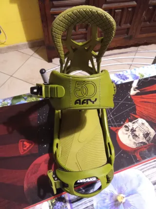 Snowboard con attacchi