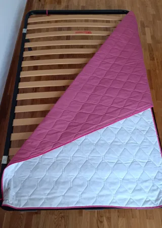 Conjunto de camas, cabeceros, mesita y secreter