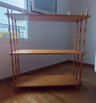 Conjunto de camas, cabeceros, mesita y secreter