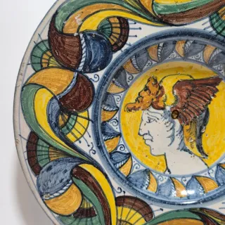 Piatto maiolica testa di Hermes '800