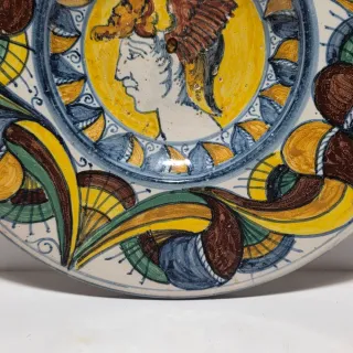 Piatto maiolica testa di Hermes '800